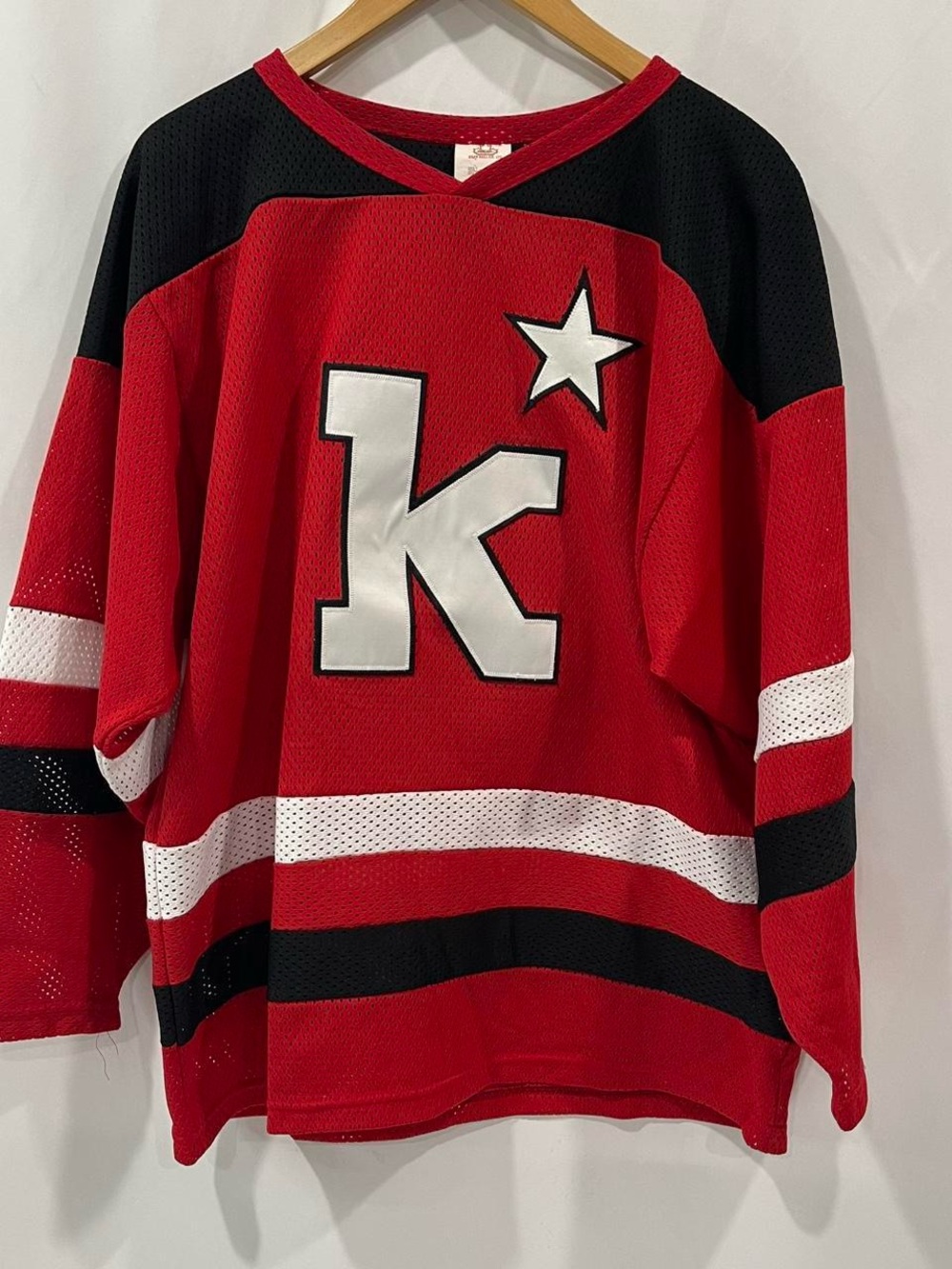 Red and Black Men's Hockey Jersey with Star K Emblem